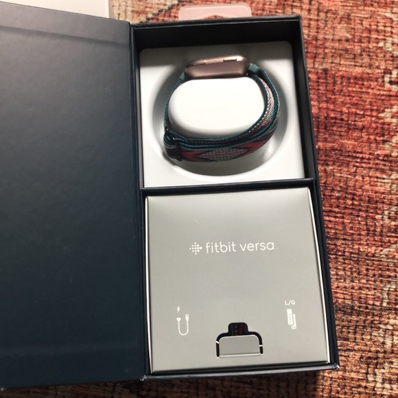 Fitbit versa special edition - Picture 4 of 11